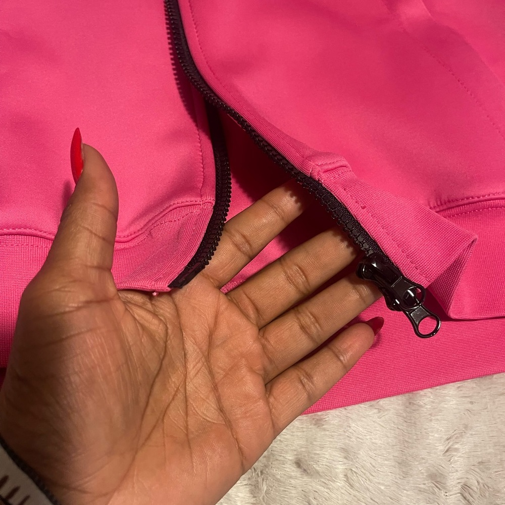 Tracksuit - Picture 2 of 13